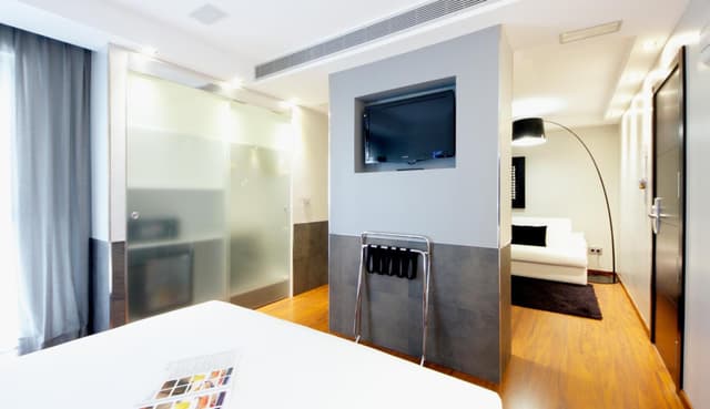 Suite Junior con vista al patio · foto 6