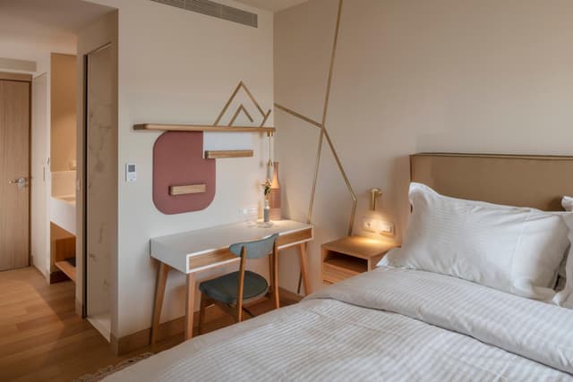 Budget Double Room · photo 5