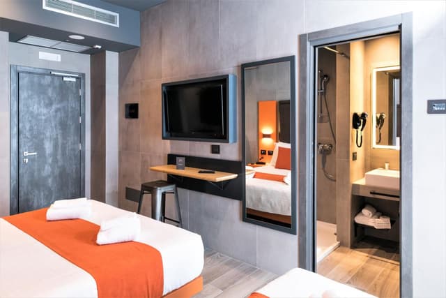 Double Room · photo 1