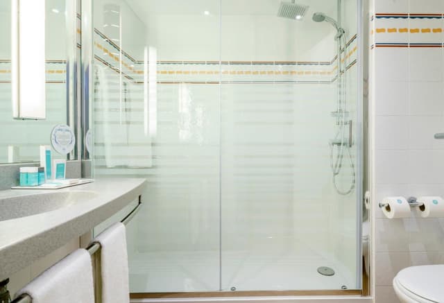 Standard Double or Twin Room · photo 3