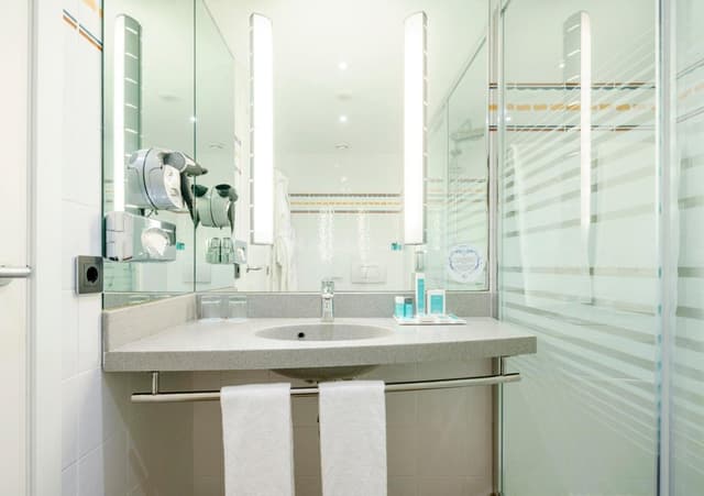 Standard Double or Twin Room · photo 2