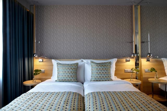 Standard Twin Room with City View · photo 3