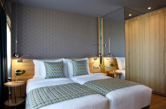 Standard Twin Room with City View · photo 2