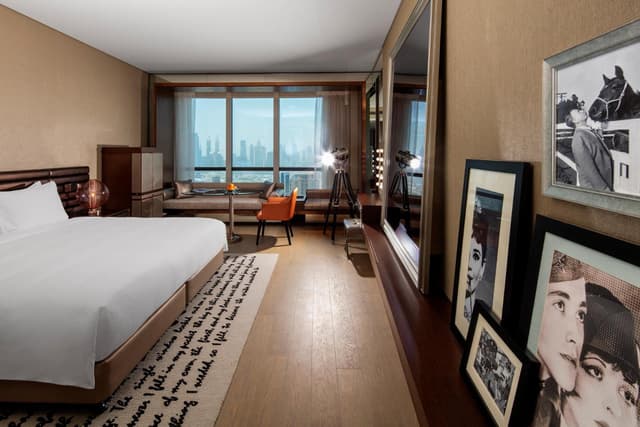 Scene Room Downtown View · photo 1