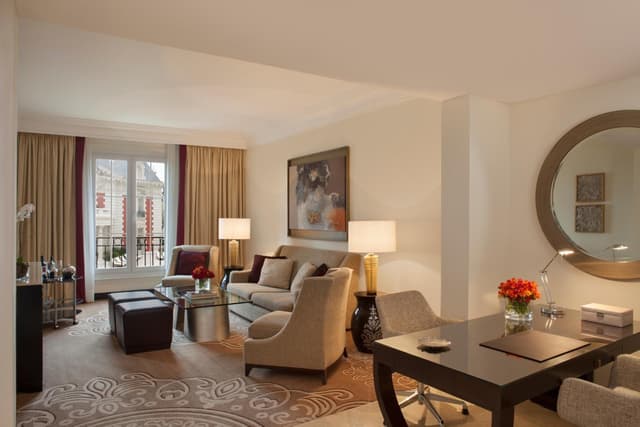 King Suite with Mansion View · photo 1