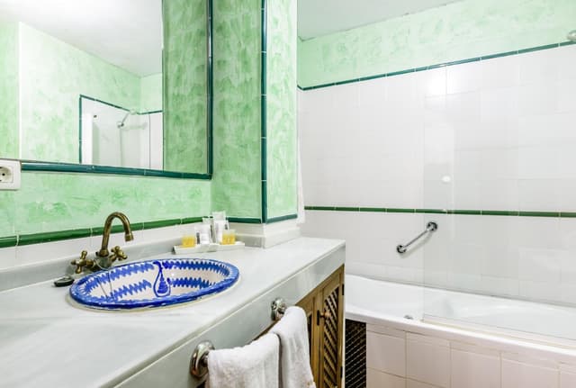 Double or Twin Room · photo 3