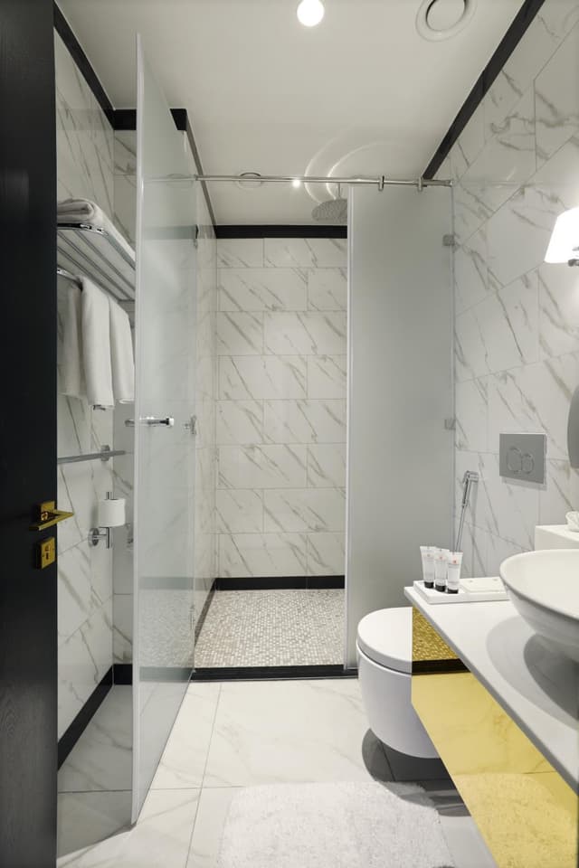 Premium Studio with Free Beach and Mall Shuttle · photo 2