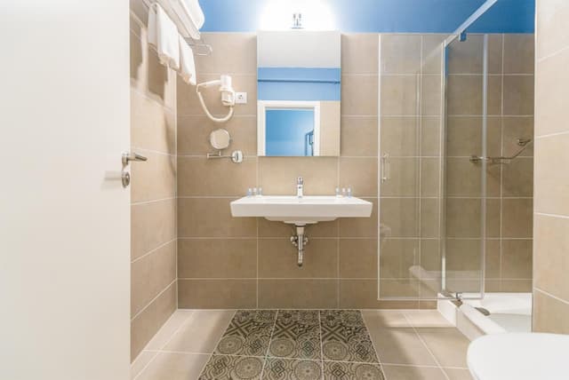 Standard Double or Twin Room · photo 3
