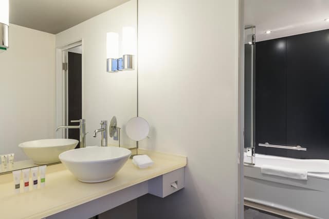 Swiss Advantage Twin Room · photo 3