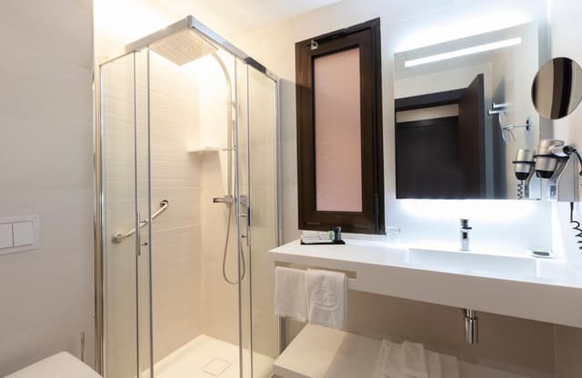 Habitación Doble Económica o con Dos Camas (2 Adultos + 1 Niño) · foto 3