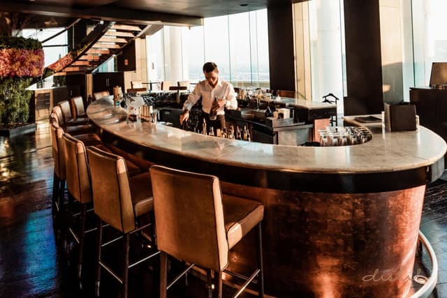 Tower Club Suite City View with Drinks at Distil Bar once per stay · photo 3