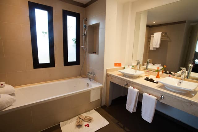 Deluxe Room, Queen Size Bed, Garden View · photo 3