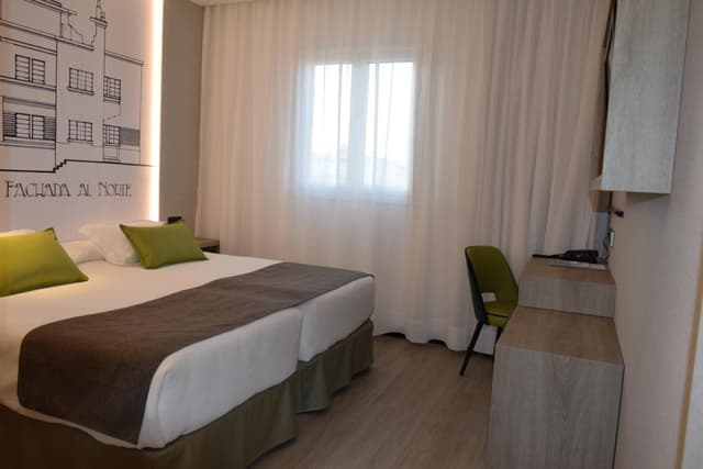 Double or Twin Room · photo 6