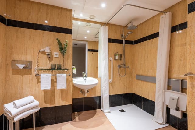 Habitación Doble - Acceso para Personas con Discapacidad · foto 2