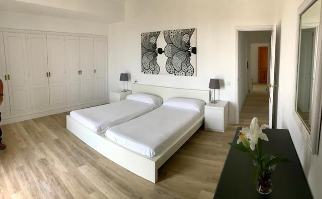 Superior One-Bedroom Apartment · photo 3