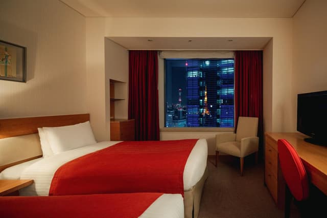 Twin Room - Non Smoking - Above 26th floor · photo 4