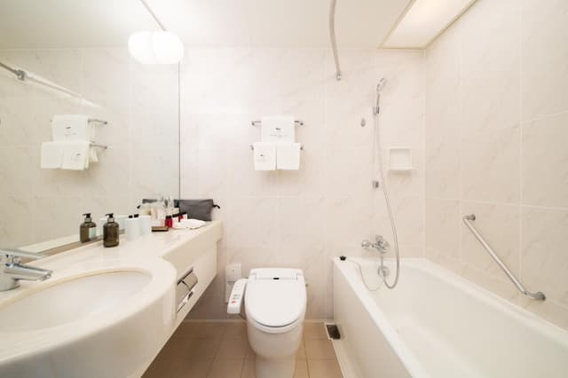 Queen Room - Non Smoking - Above 27th floor · photo 2