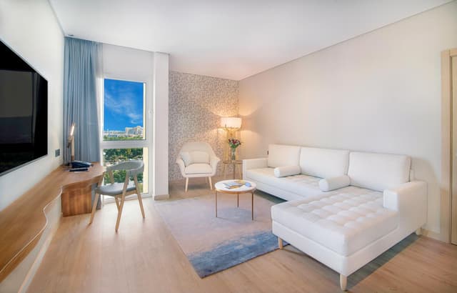 Suite with Lounge Access Including Complimentary access to Surf Pool, Adventure Park, Wave Pool and Lazy River · foto 4