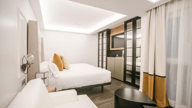 Suite Junior con vista al patio · foto 2