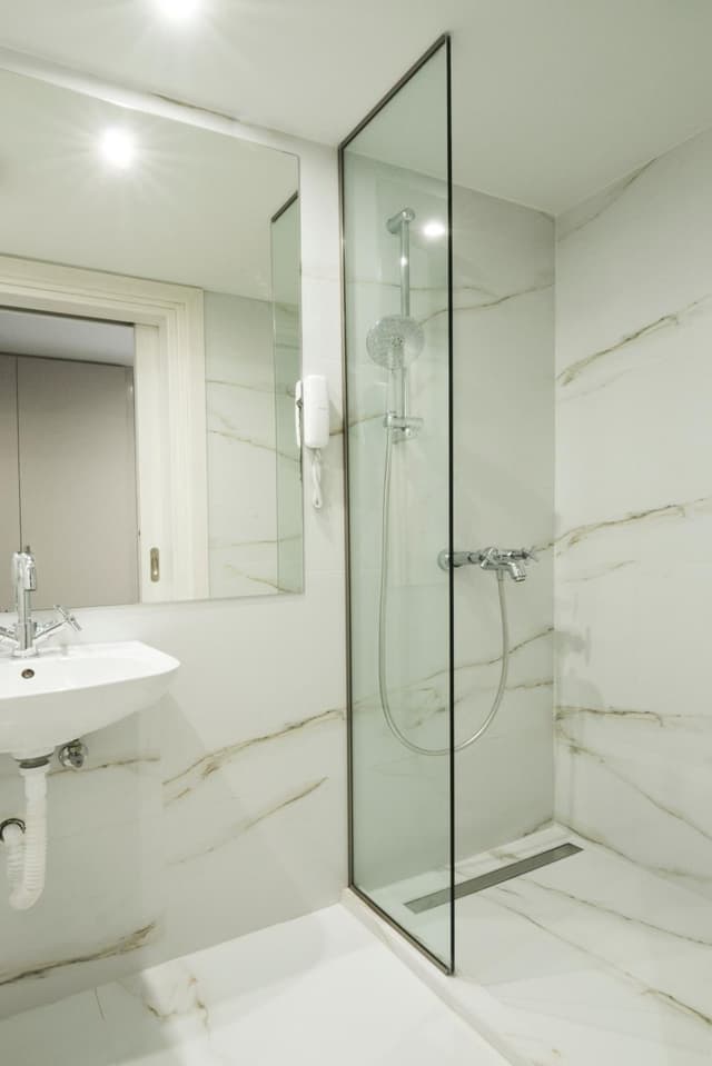 Classic Double or Twin Room · photo 5