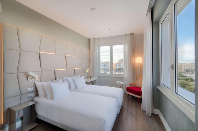 Premium Double or Twin Room · photo 6