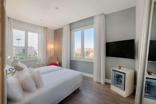 Premium Double or Twin Room · photo 1