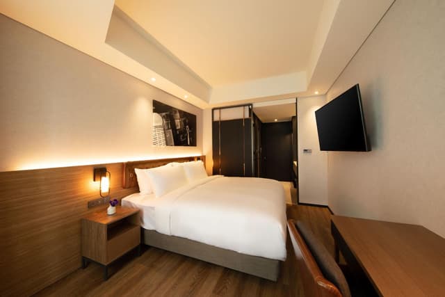 Superior Deluxe King Room with Balcony · photo 6