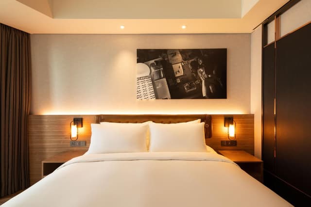 Superior Deluxe King Room with Balcony · photo 2
