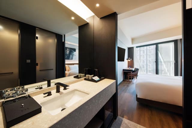 Superior Deluxe King Room with Balcony · photo 4
