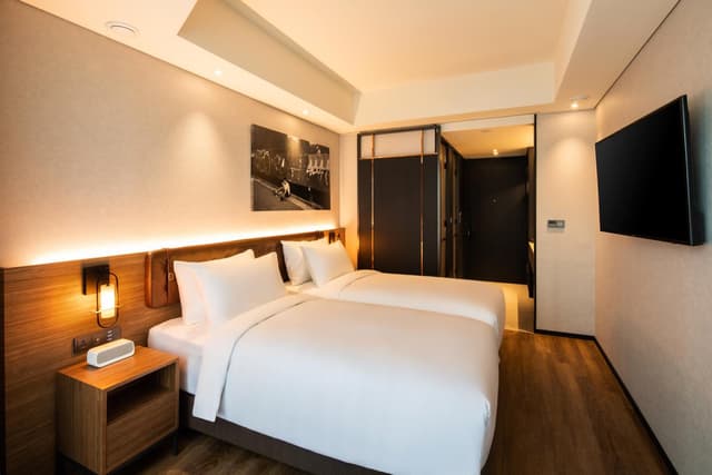 Superior Deluxe Twin Room with Balcony · photo 4