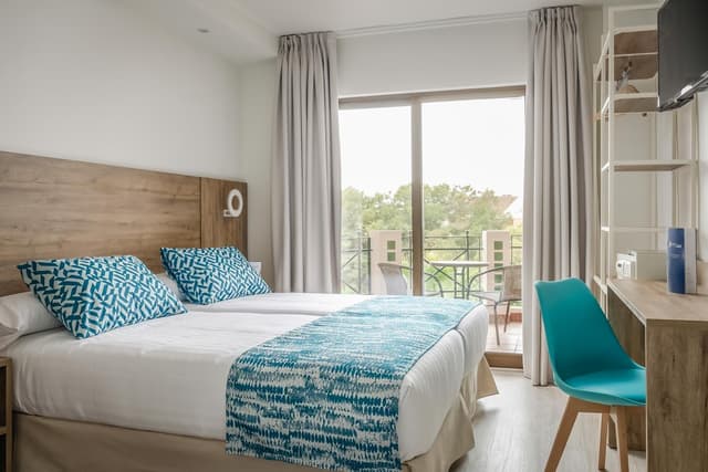 Double or Twin Room · photo 1