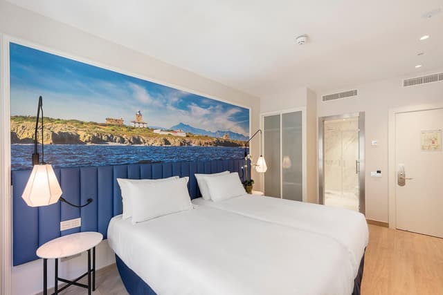 Double or Twin Room · photo 6