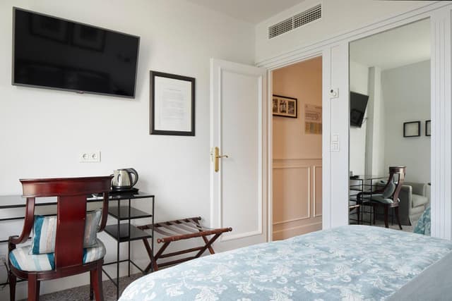 Petite Double Room with City View · foto 7