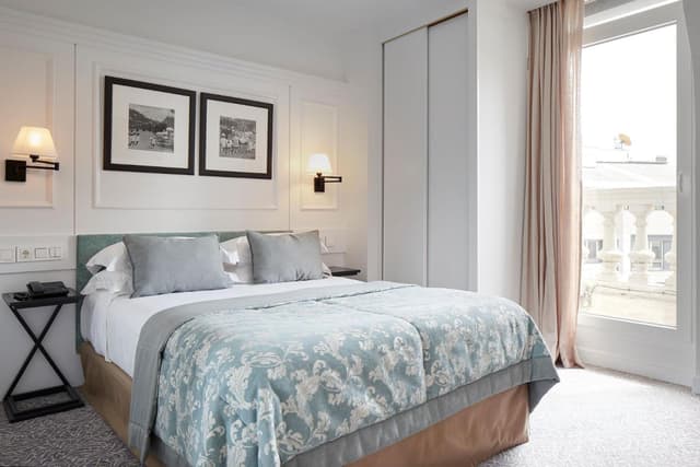 Petite Double Room with City View · foto 1