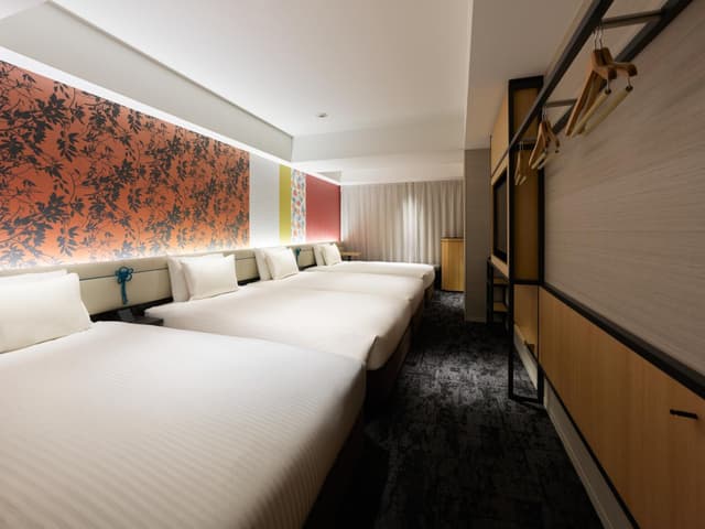 Superior Quadruple Room - Non-Smoking · photo 5