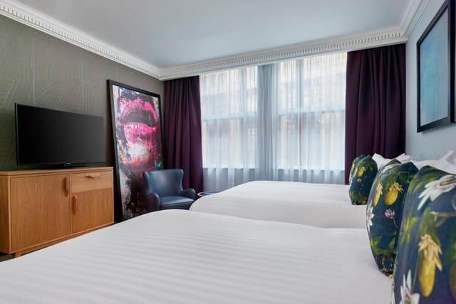 Executive King Room with 2 King Beds · photo 5