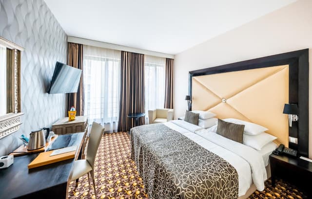 Classic Double or Twin Room · photo 8