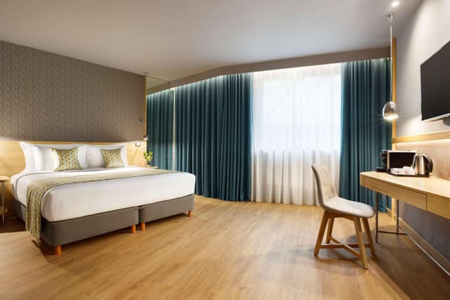 Standard Double Room with City View - Disability Access · photo 1