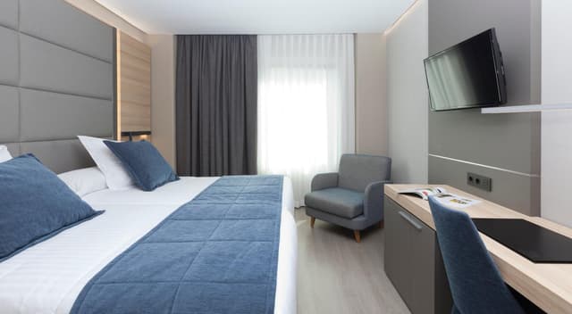 Deluxe Double Room with King Bed · photo 2