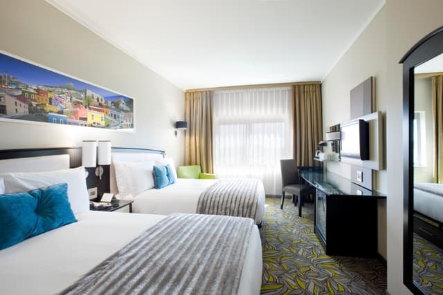 Double Room with Two Double Beds - Smoking · photo 3