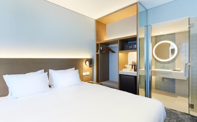 Habitación Estándar con Cama King y Espacio Adicional - Desayuno Gratuito · foto 3