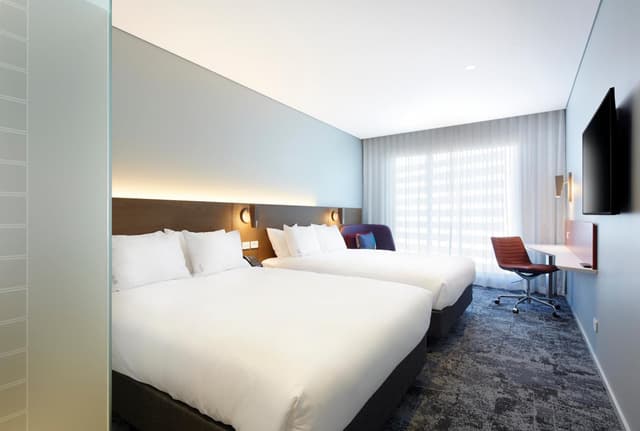 Standard Queen Room with Two Queen Beds - Free Breakfast · photo 2