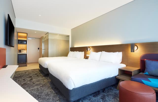 Standard Queen Room with Two Queen Beds - Free Breakfast · photo 1