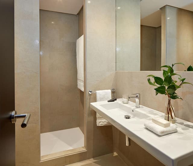 Double or Twin Room (1-2 Adults) · photo 4
