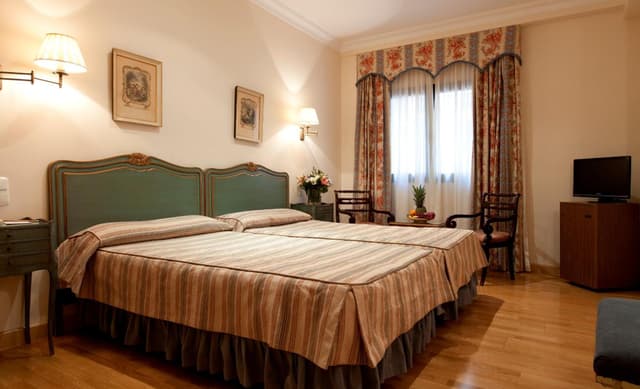 Double or Twin Room · photo 2