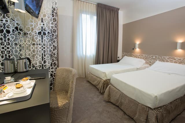 Superior Double or Twin Room · photo 4