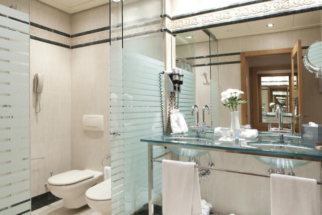 Classic Double or Twin Room with City View · photo 4
