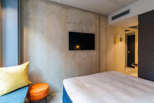 Queen Room with View to Ferries Wheel · photo 1