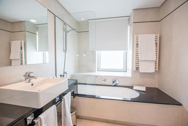 Double or Twin Room (1-2 Adults) · photo 8