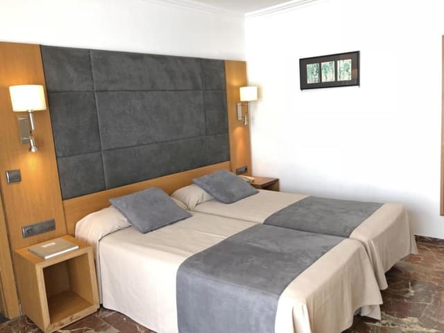 Double or Twin Room · photo 1